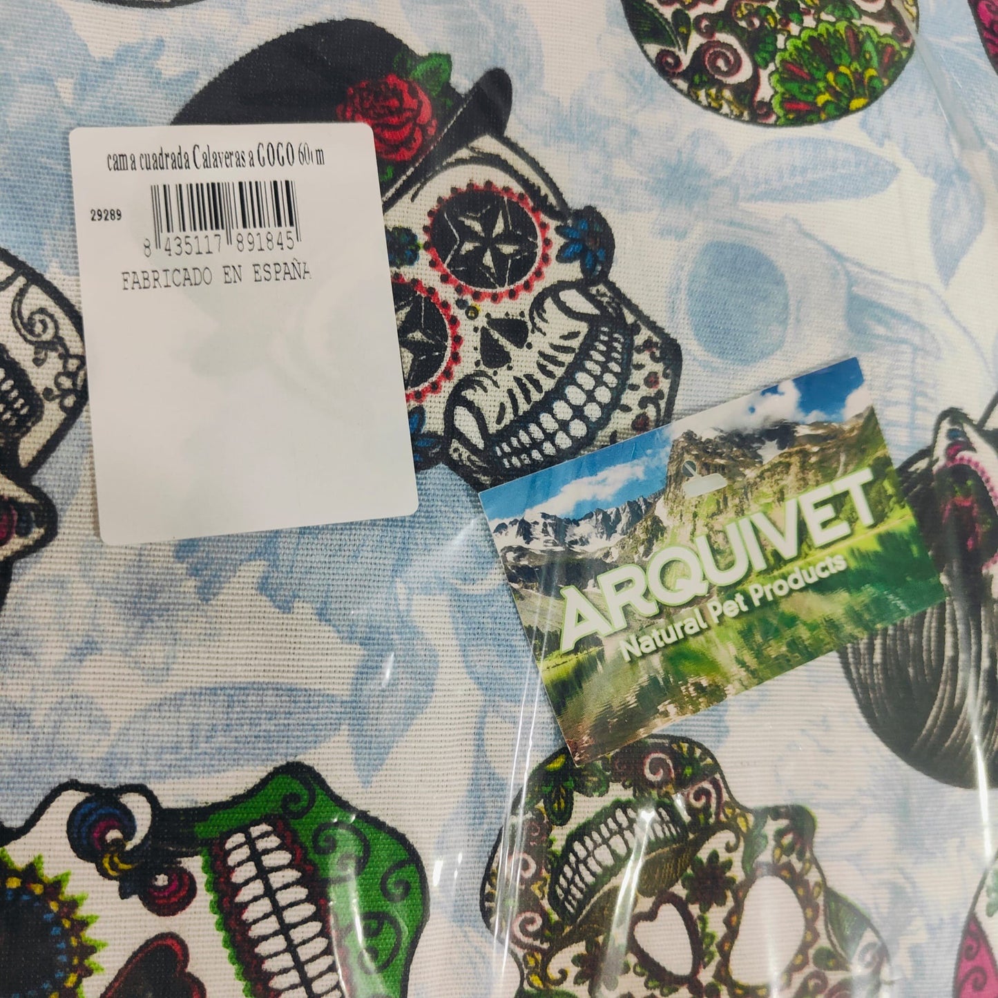 Cama Cuadrada para Perros Estampado Calaveras 60x55 y 70 cm – Acolchada, Lavable y Antideslizante | Arquivet