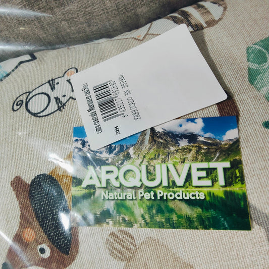 Cama cuadrada para perros mayores y frioleros – Cojín lavable y entrada baja | Arquivet 50 y 70 cm