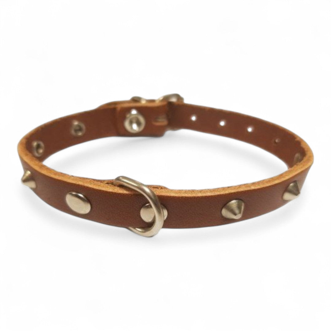 San Dimas Collar de Cuero con Adornos de Pinchos (Marrón, Rojo, Natural)